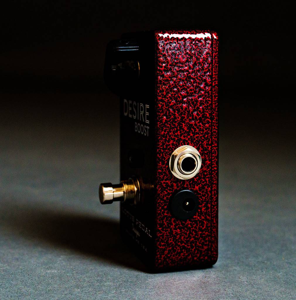 Lotus Pedals Desire Boost - гитарный эффект