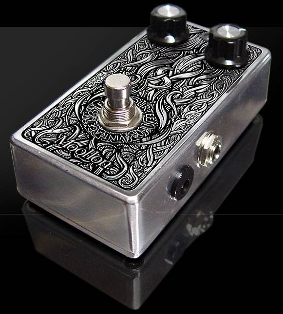 Moollon Fuzz 14 MkII - гитарный эффект