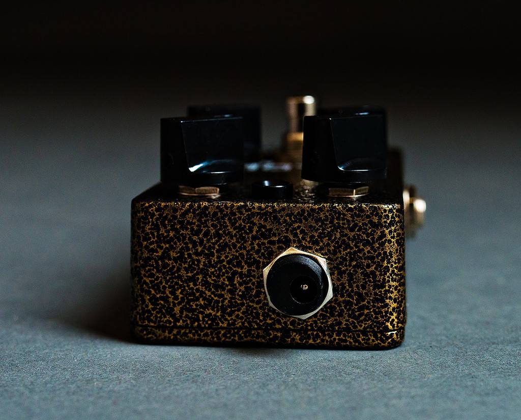 Lotus Pedals Golden Echo - гитарный эффект