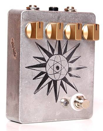 Fuzzrocious Pedals Heliotropic - гитарный эффект