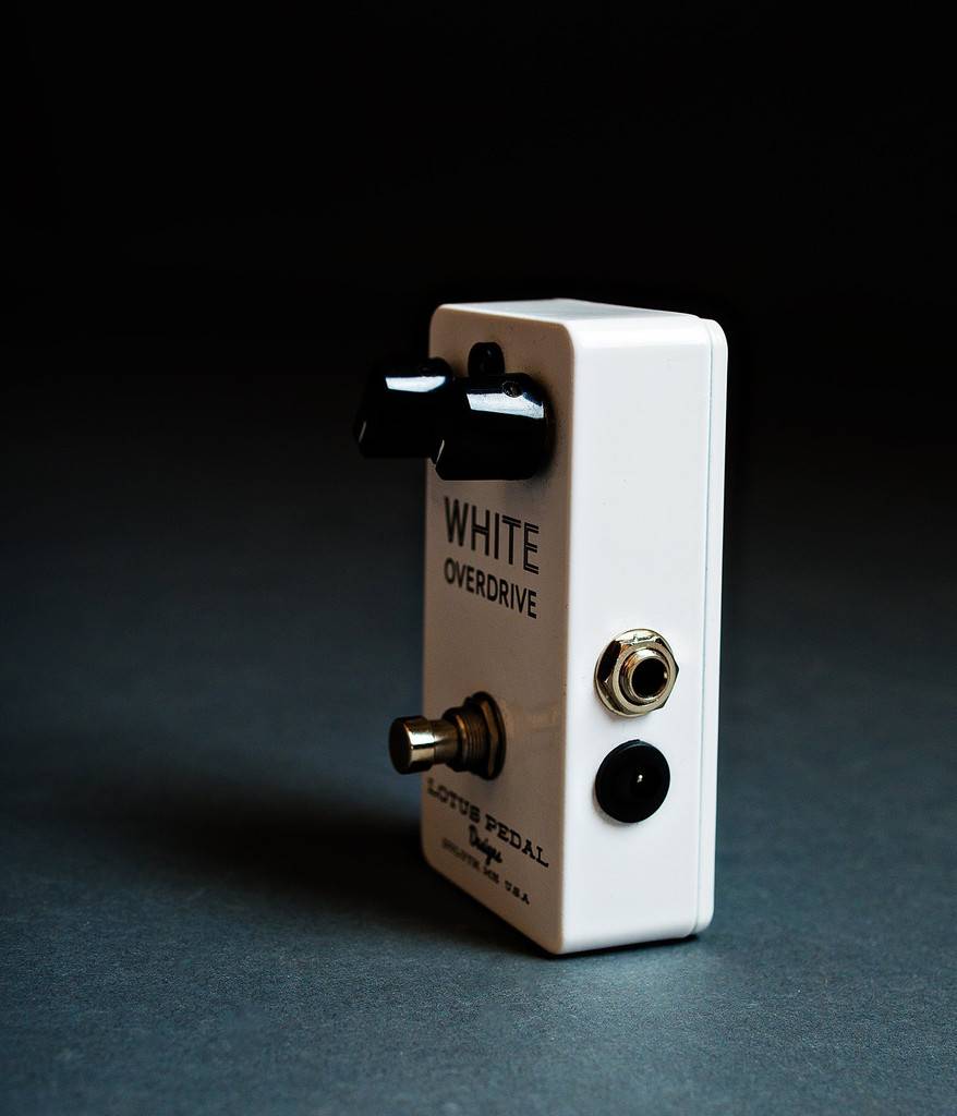Lotus Pedals White Overdrive - гитарный эффект