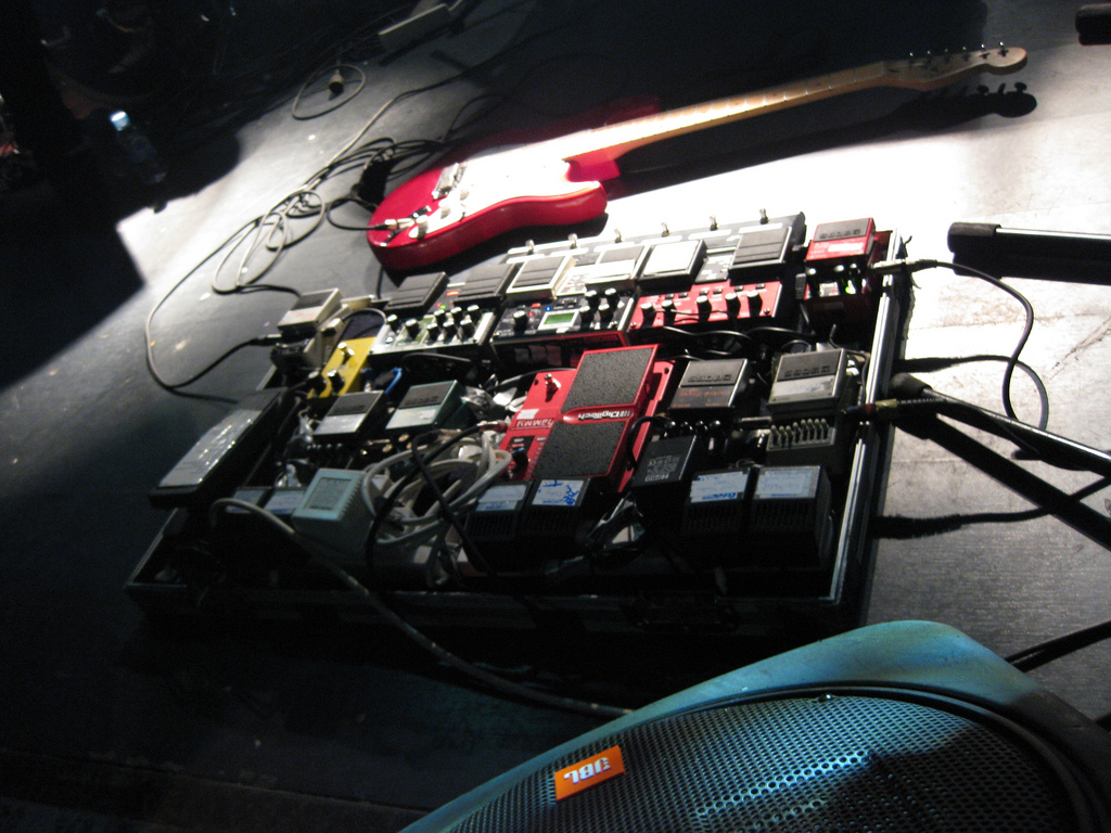 Производители говорят о педалях: T-REX, Analog Man и Caroline Guitar Company.