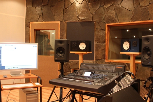 Работа на студии звукозаписи